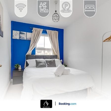 2 Bed House By Boyeilles Apartments Short Lets & Serviced Accommodation Belfast With Balcony & Free Parking Extérieur photo
