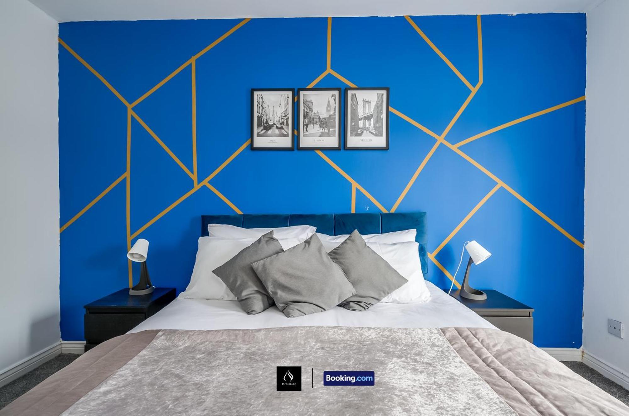 2 Bed House By Boyeilles Apartments Short Lets & Serviced Accommodation Belfast With Balcony & Free Parking Extérieur photo